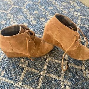 Bobs 7.5 wedge bootie      